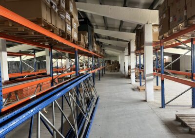 Parcul Industrial Areli Vetis Satu Mare, cu rafturi și cutii
